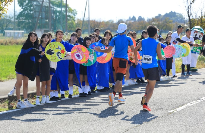 ハイタッチ応援隊